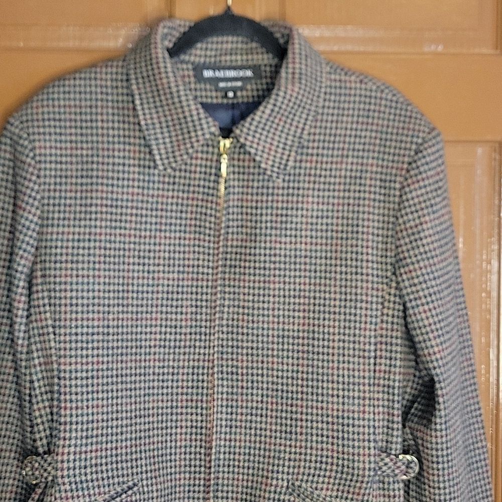Braebrook-Wool Houndstooth tan,navy burgundy short jkt Size 12 NWT.